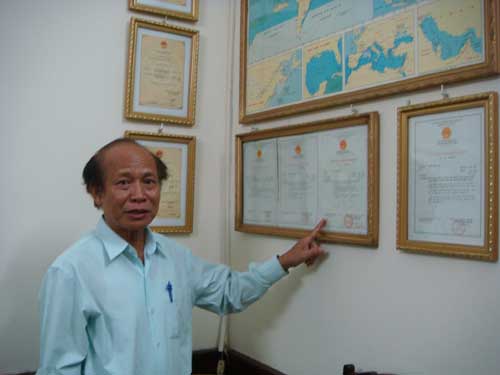 Ông[-]Dũng[-]và[-]12[-]văn[-]bằng[-]sáng[-]chế,[-]bản[-]quyền